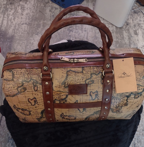 Patricia Nash Weekender - Picture 2 of 7